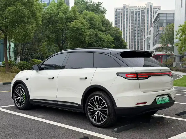 Leapmotor C11 — Фото автомобиля 9