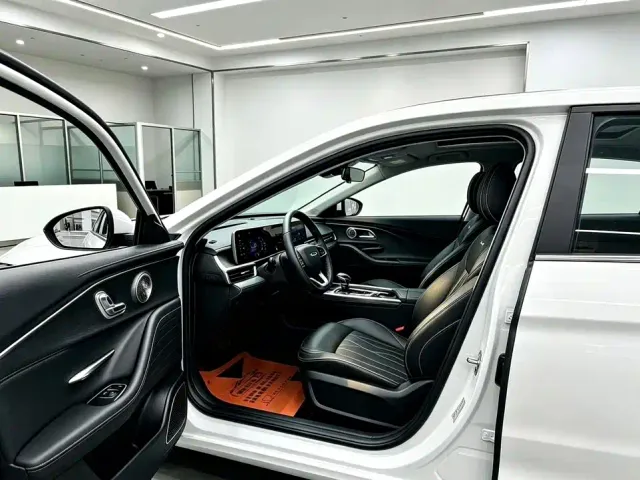 Chery Arrizo 8 — Фото автомобиля 7