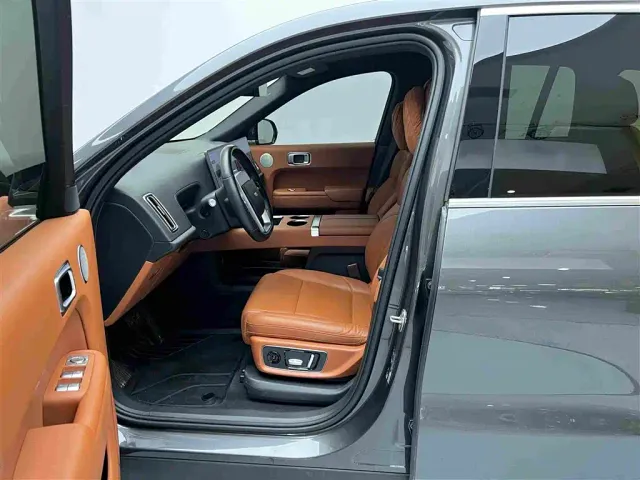 Li Auto L8 — Фото автомобиля 6