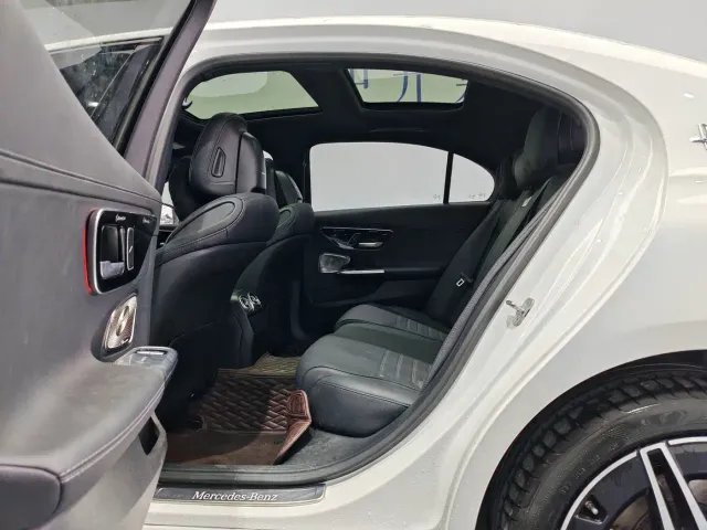 Mercedes-Benz C-Class — Фото автомобиля 12