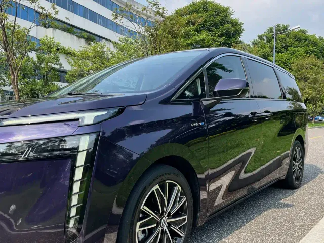GAC Trumpchi E8 — Фото автомобиля 13