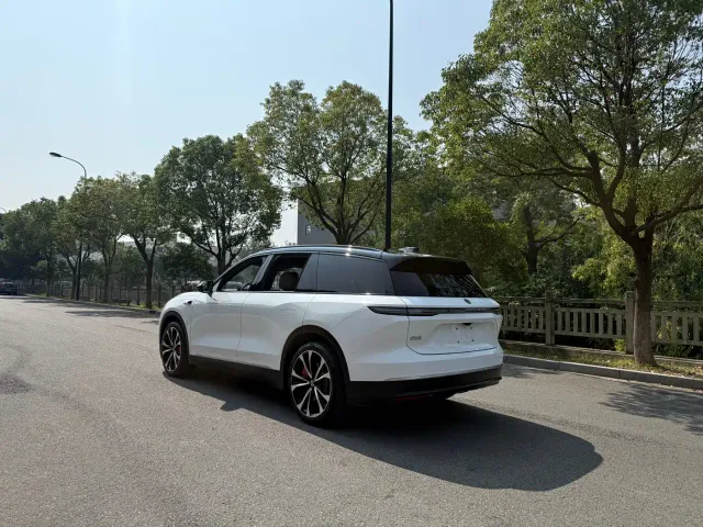 Nio ES8 — Фото автомобиля 7