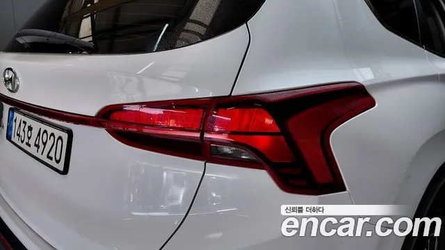 Hyundai Santafe Бензин 2.5T 2WD — Фото автомобиля 23