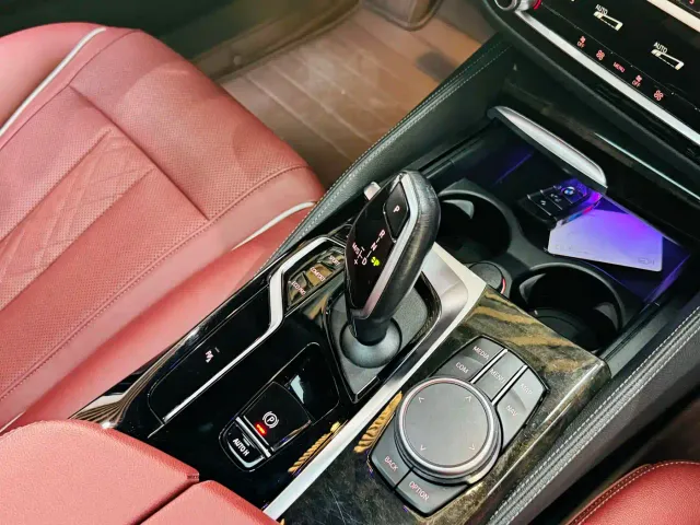 BMW 5 Series — Фото автомобиля 11