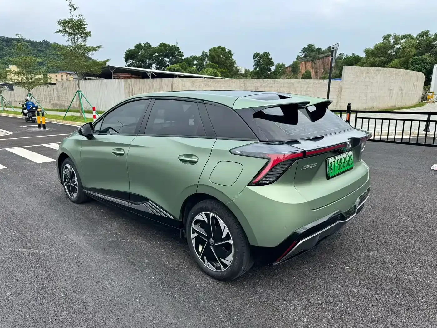 MG MG4 EV 2022 520km Flagship — Фото автомобиля 6