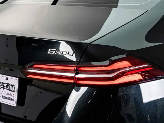 BMW 5 Series — Фото автомобиля 8