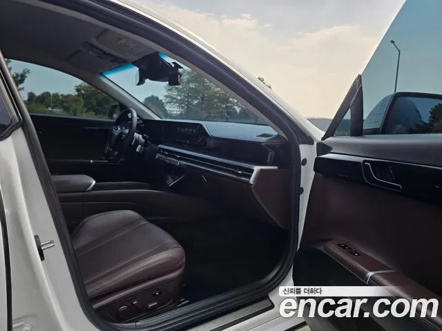 Hyundai Grandeur GN7 — Фото автомобиля 17
