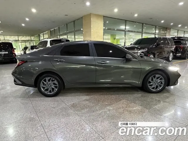 Hyundai Avante CN7 — Фото автомобиля 5