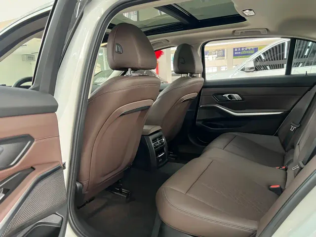BMW 3 Series — Фото автомобиля 12