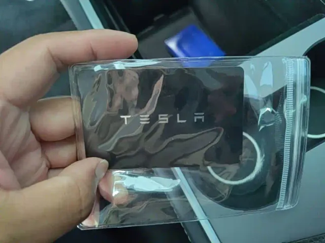 Tesla Model Y — Фото автомобиля 8