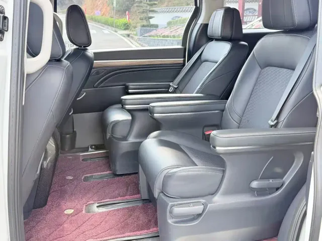 GAC Trumpchi M8 — Фото автомобиля 5