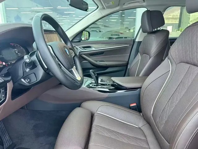 BMW 5 Series — Фото автомобиля 6