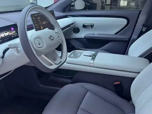 Changan Qiyuan A06 — Фото автомобиля 7