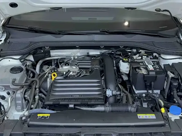 Volkswagen Golf — Фото автомобиля 21