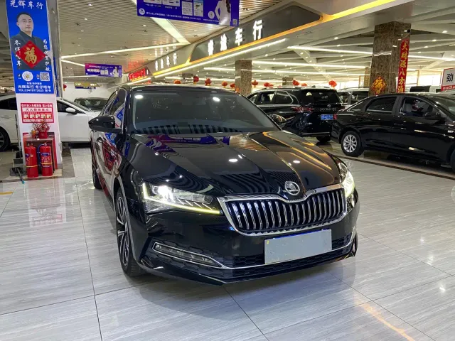 Skoda Superb — Фото автомобиля 3