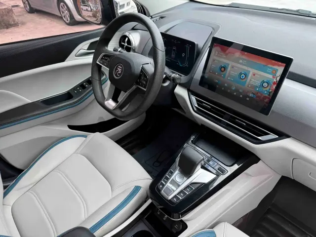 BYD Yuan Pro — Фото автомобиля 12
