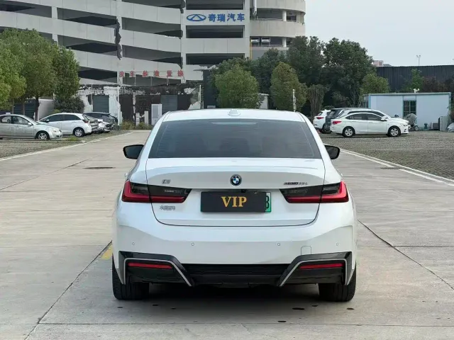 BMW i3 — Фото автомобиля 6