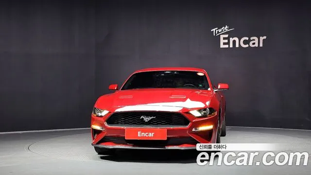 Ford Mustang — Фото автомобиля 2