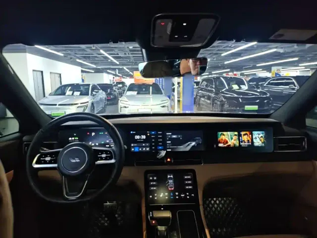 Li Auto ONE — Фото автомобиля 9
