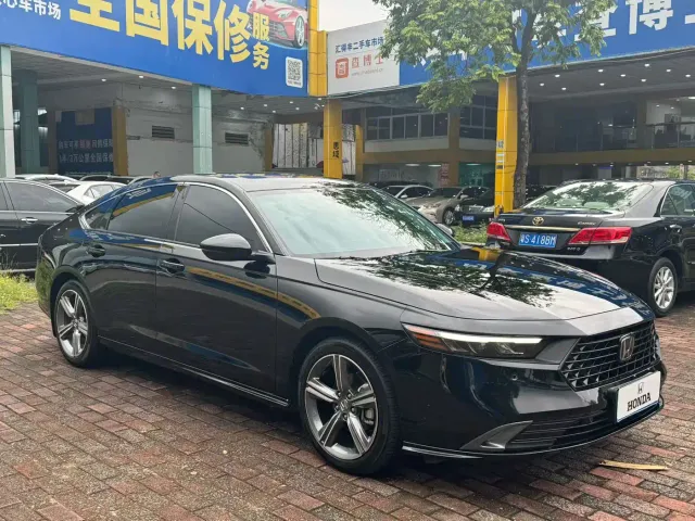 Honda Accord — Фото автомобиля 3