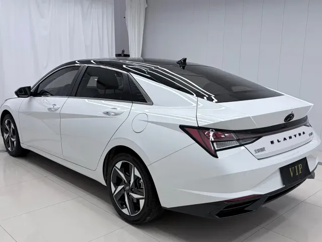 Hyundai Elantra — Фото автомобиля 6