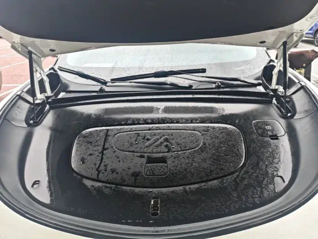 IM Motors LS6 — Фото автомобиля 19