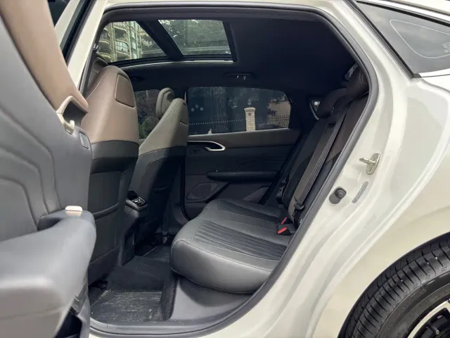Changan Eado — Фото автомобиля 12