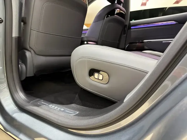 ZEEKR Zeekr 7X 2025 Model 75kWh RWD Smart Driving Edition — Фото автомобиля 19