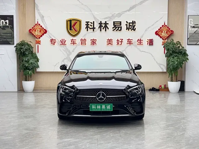 Mercedes-Benz E-Class — Фото автомобиля 2