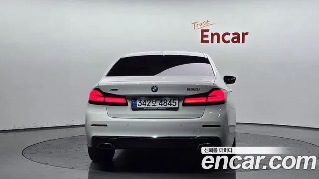BMW 5-Series 5 серия (G30) 530i xDrive Luxury — Фото автомобиля 4