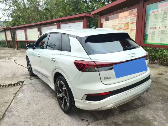 Audi Q4 e-tron — Фото автомобиля 7
