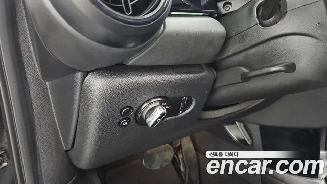 Mini Cooper Cooper 5 дверей Classic Plus — Фото автомобиля 18