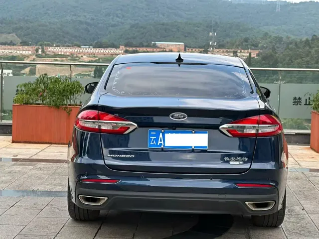 Ford Mondeo — Фото автомобиля 7