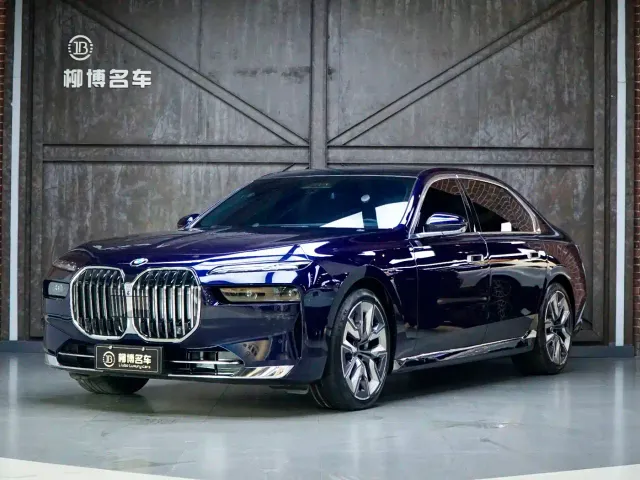Фотография автомобиля — BMW 7 Series