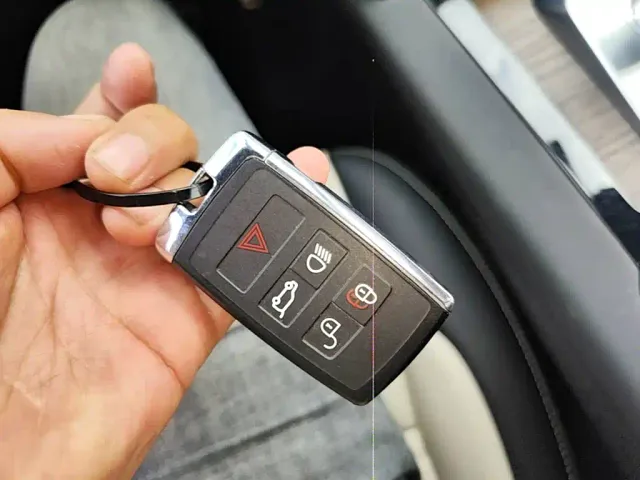 Land Rover Discovery Sport — Фото автомобиля 8