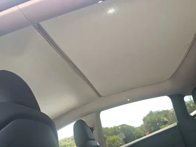 Tesla Model Y — Фото автомобиля 14