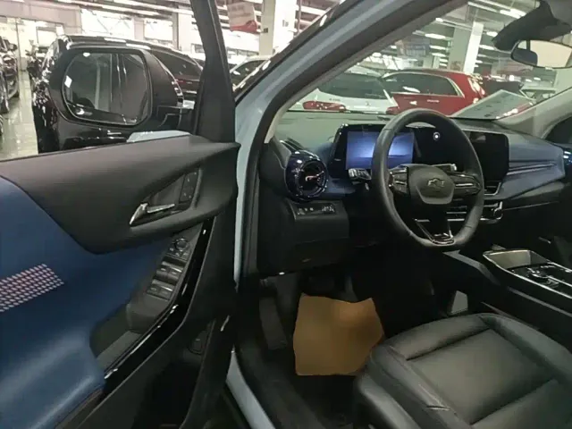 Chevrolet Equinox Plus — Фото автомобиля 15