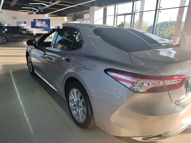 Toyota Camry — Фото автомобиля 4