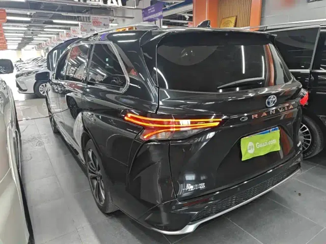 Toyota Granvia — Фото автомобиля 4