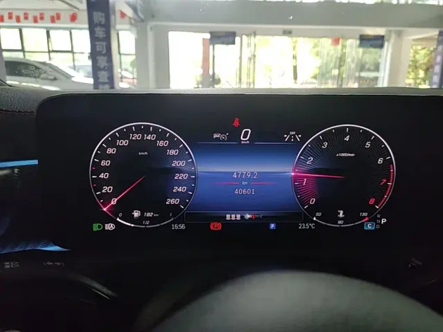 Mercedes-Benz A-Class — Фото автомобиля 11