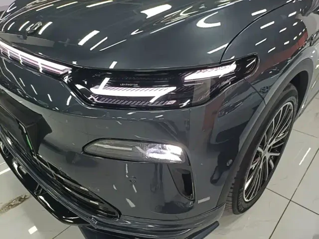 Leapmotor C11 — Фото автомобиля 23