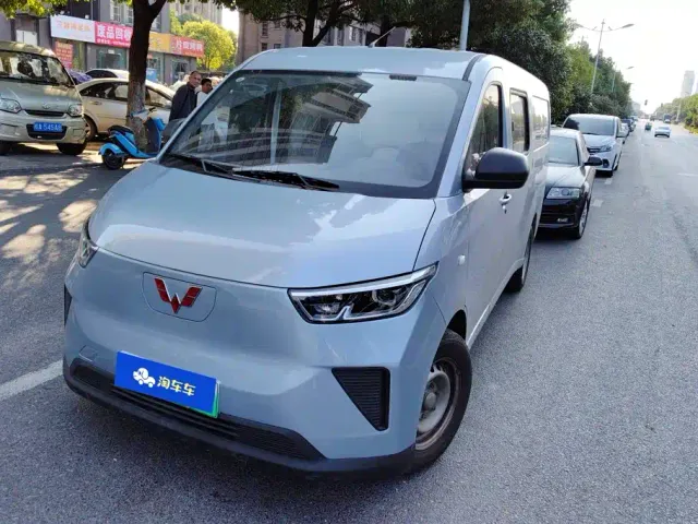 Фотография автомобиля — Wuling Yangguang