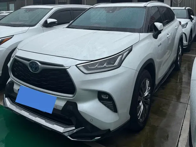 Фотография автомобиля — Toyota Highlander