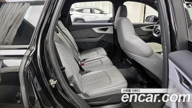 Audi Q7 55 TFSI quattro Premium — Фото автомобиля 12