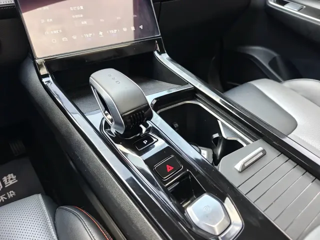 Geely Boyue — Фото автомобиля 14