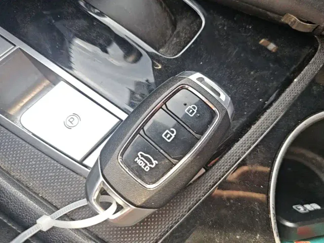 Hyundai Elantra — Фото автомобиля 8