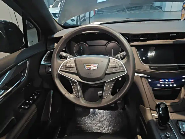Cadillac XT5 — Фото автомобиля 10
