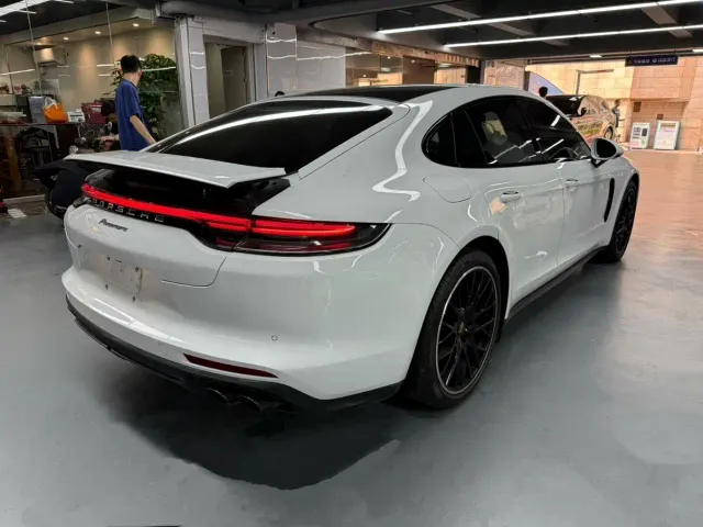 Porsche Panamera — Фото автомобиля 6
