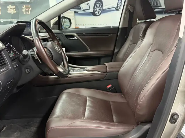 Lexus RX — Фото автомобиля 4