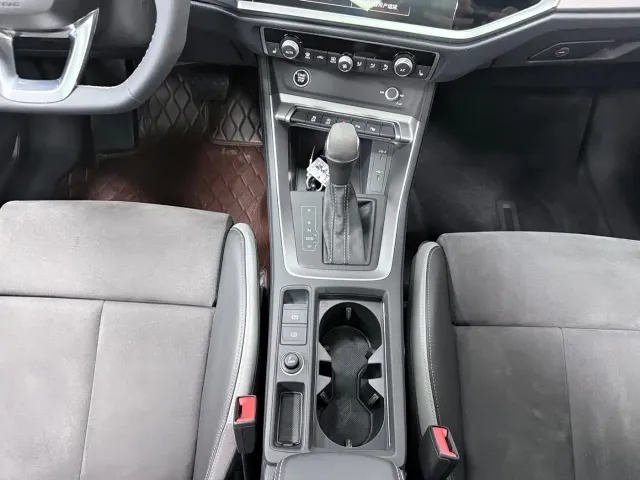 Audi Q3 — Фото автомобиля 14